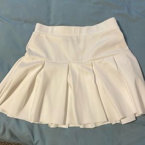 Lioness White pleated skirt